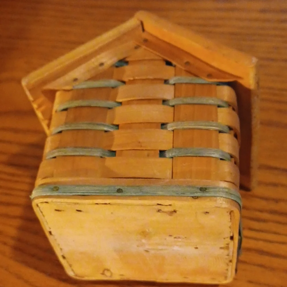 Birdhouse - Picture 3 of 4